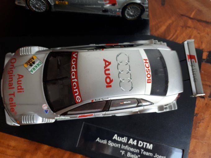 Voiture de course Audi A4 DTM Scalextric en boite 