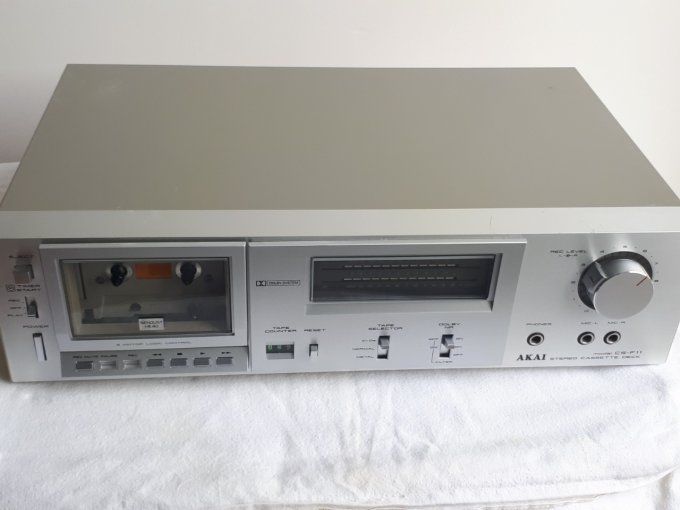 Akai CS F11 casette deck player