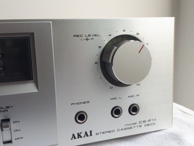 Akai CS F11 casette deck player