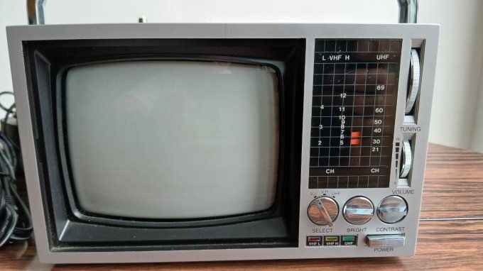 Tv portable vintage YOKO 1980 neuf en boite