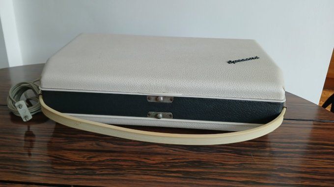 lecteur enregistreur a bande portable Lowe Opta 1965