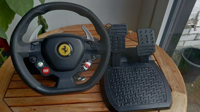 volant xbox ferrari 458 W thrusmaster