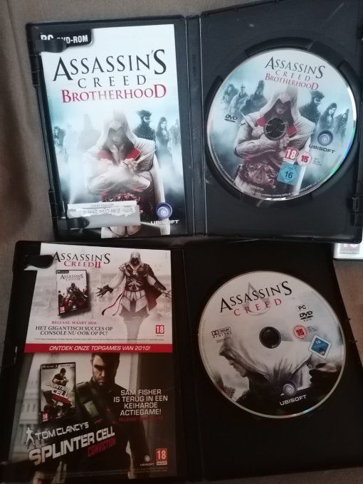 4 Jeux video Pc CD rom windows assasins creed