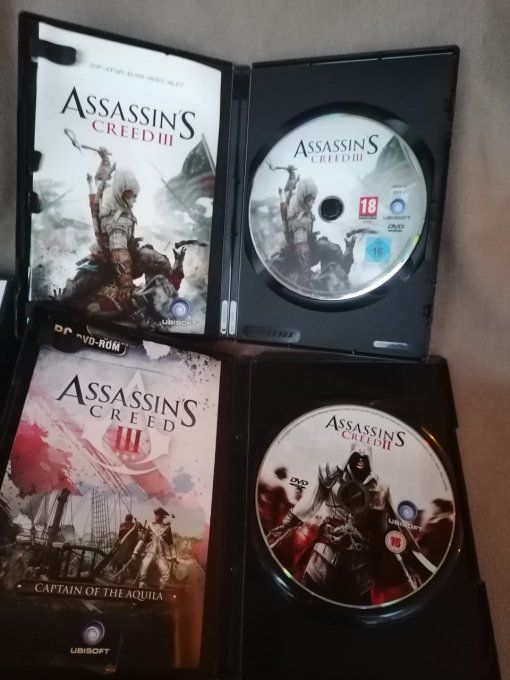 4 Jeux video Pc CD rom windows assasins creed