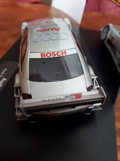 Voiture de course Audi A4 DTM Scalextric en boite 