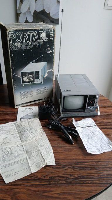 Tv portable vintage YOKO 1980 neuf en boite