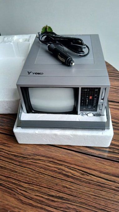 Tv portable vintage YOKO 1980 neuf en boite