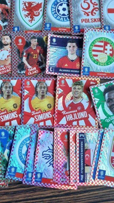 TOPSS SPECIAL STICKER VARIANTE CADRE POIS ROUGE euro 2024