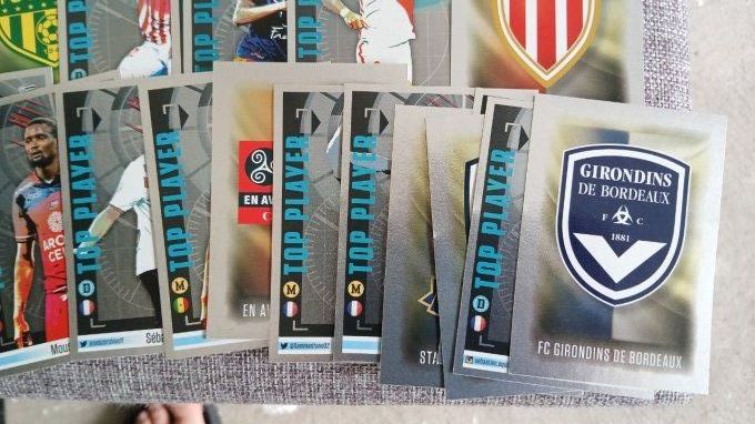 Panini Foot 2016  ecusson brillante rare au choix