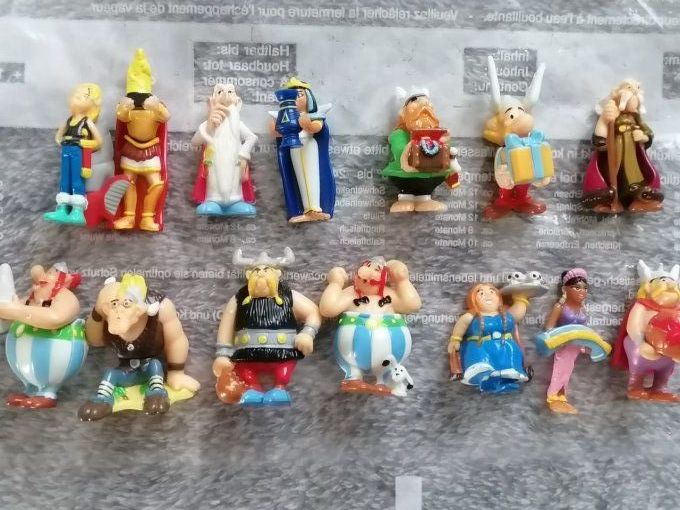 14 personnages asterix kinder