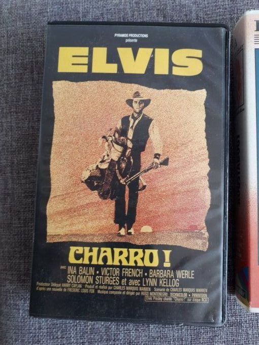 2 VHS Elvis presley